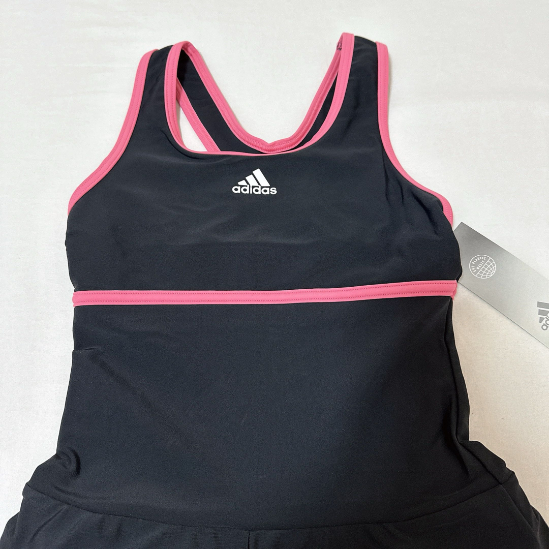 adidas(アディダス)の新品　140 アディダス　水着　スイム　ワンピース キッズ/ベビー/マタニティのキッズ服女の子用(90cm~)(水着)の商品写真