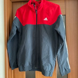 アディダス(adidas)のadidasジャンパー(ジャケット/上着)