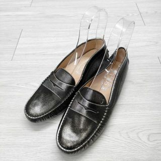 トッズ(TOD'S)のTOD'S ドライビングシューズ 40 ローファー ブラック シルバー レディース トッズ【中古】4-0205G◎(ローファー/革靴)