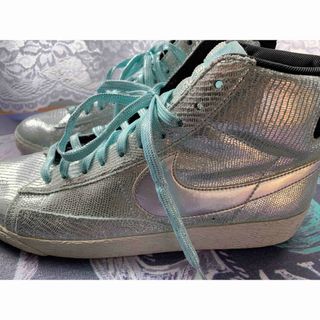 ナイキ(NIKE)のNIKEスニーカー👟🩵カラーラメ入りブルーサイズ25cm美品(スニーカー)