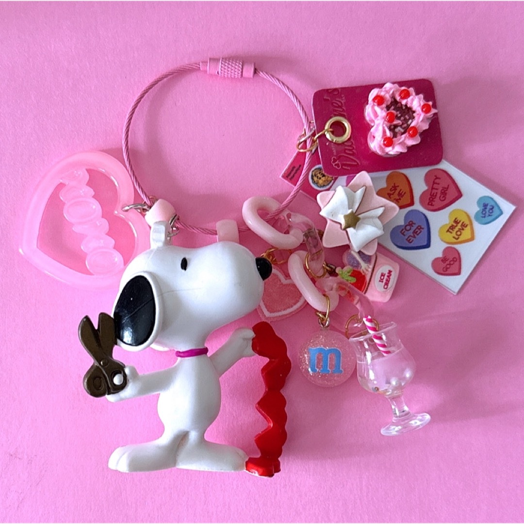 SNOOPY(スヌーピー)のじゃらじゃらキーホルダー❤️完成です❤️ ハンドメイドのアクセサリー(キーホルダー/ストラップ)の商品写真