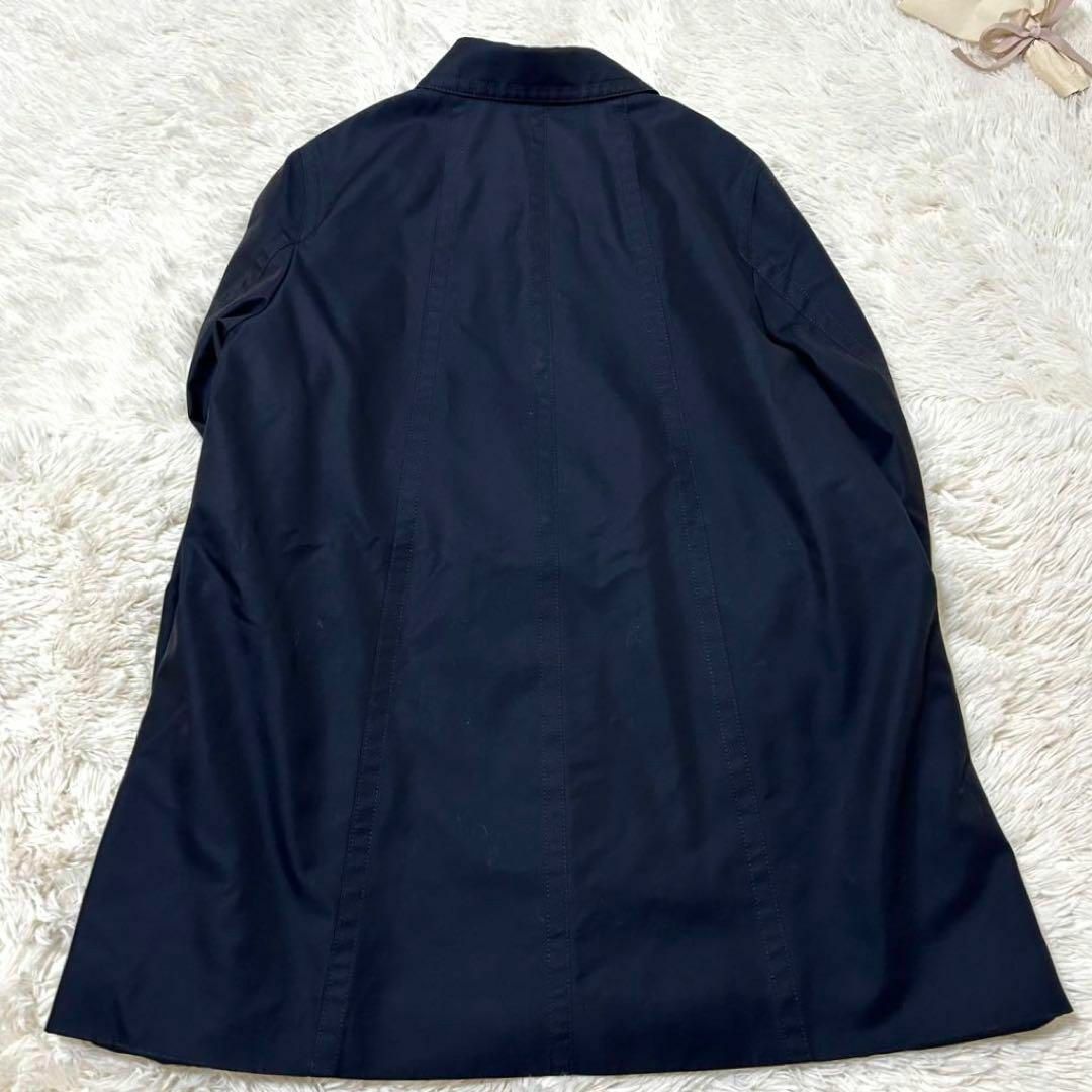 AQUA SCUTUM(アクアスキュータム)のアクアスキュータム  裏地チェックショートステンカラーコート13 ネイビー レディースのジャケット/アウター(トレンチコート)の商品写真