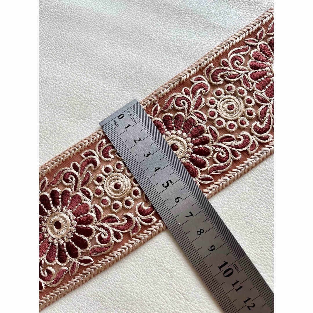 インド刺繍リボン  テラコッタ 50cm ハンドメイドの素材/材料(生地/糸)の商品写真