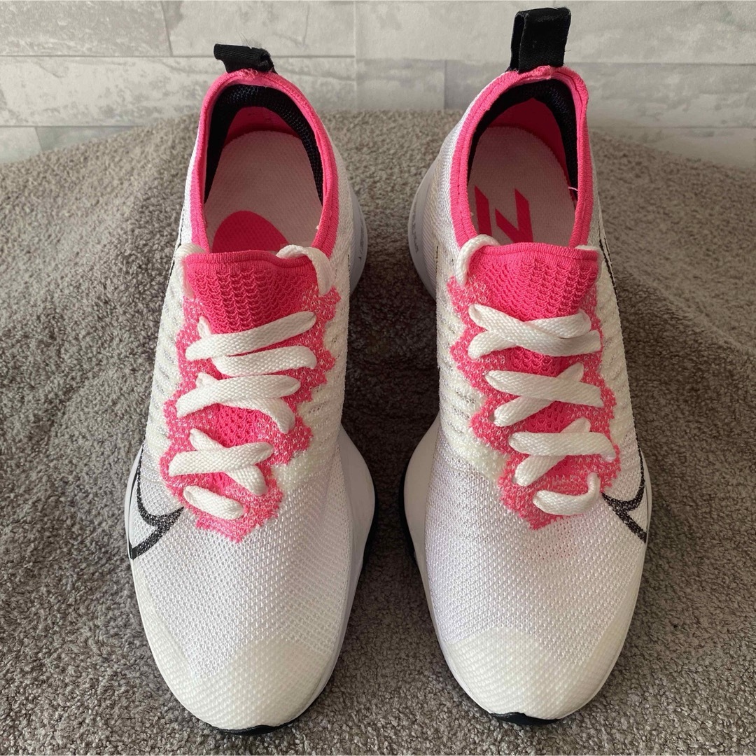 NIKE(ナイキ)の★極美品★大人気商品★ NIKE W Air Zoom Tempo Next％ レディースの靴/シューズ(スニーカー)の商品写真