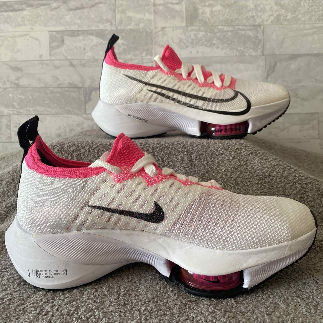 NIKE(ナイキ)の★極美品★大人気商品★ NIKE W Air Zoom Tempo Next％ レディースの靴/シューズ(スニーカー)の商品写真