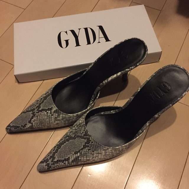 GYDA - 値下げ！新作！新品！！！GYDA ポインテッドミュール サイズLの ...