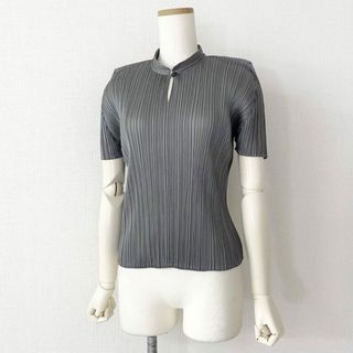 プリーツプリーズイッセイミヤケ(PLEATS PLEASE ISSEY MIYAKE)の1j8-4 PLEATS PLEASE プリーツプリーズ キーネックプリーツトップ 3 グレー レディース シャツ バンドカラー ISSEY MIYAKE イッセイミヤケ(シャツ/ブラウス(半袖/袖なし))