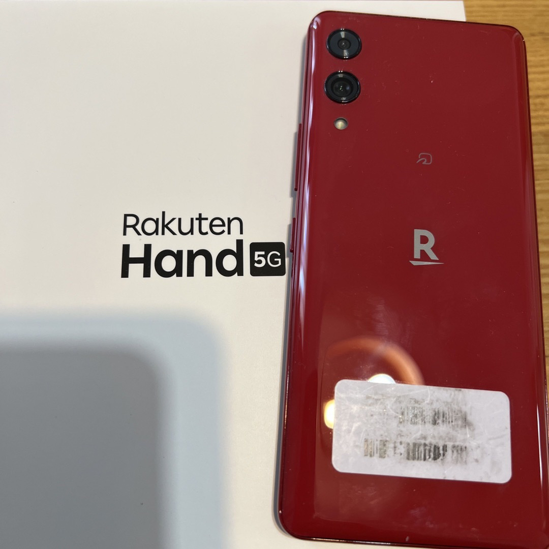 Rakuten(ラクテン)のガラスコ済　Rakuten Hand 5G Red P780 楽天モバイル スマホ/家電/カメラのスマートフォン/携帯電話(スマートフォン本体)の商品写真