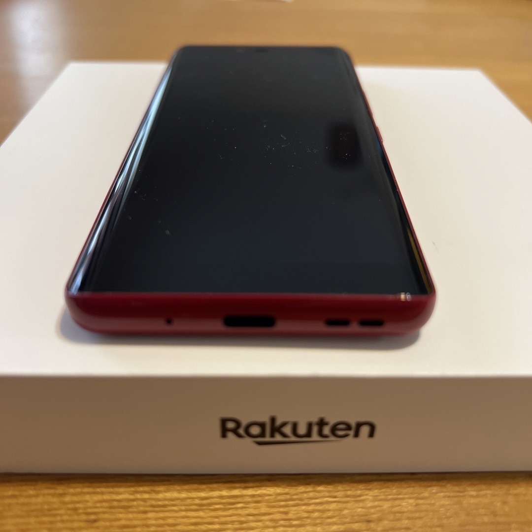 Rakuten(ラクテン)のガラスコ済　Rakuten Hand 5G Red P780 楽天モバイル スマホ/家電/カメラのスマートフォン/携帯電話(スマートフォン本体)の商品写真