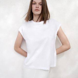 ザラ(ZARA)のリブ編みTシャツ ZARA 白 ホワイト タンクトップ ノースリーブ Sサイズ(Tシャツ(半袖/袖なし))
