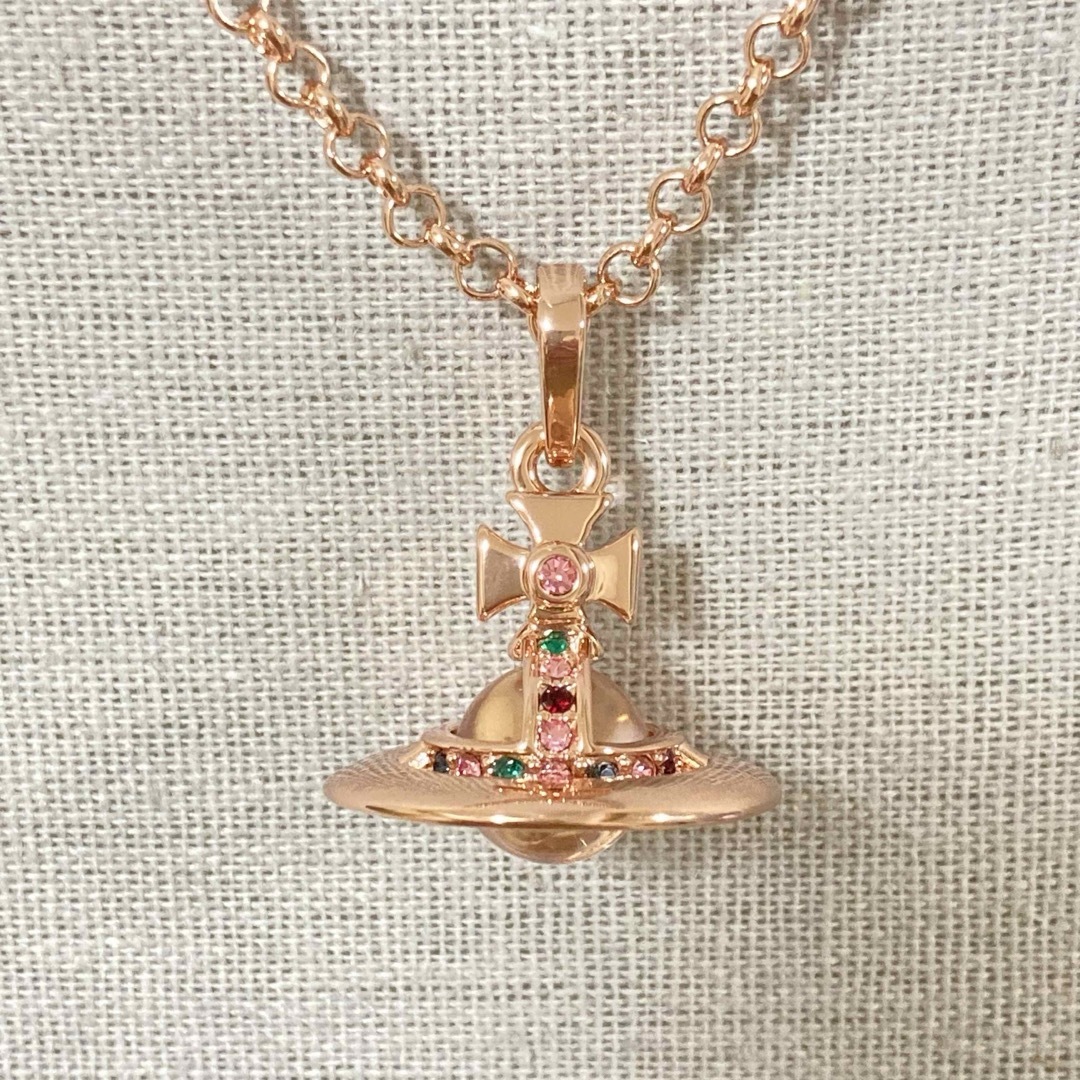 Vivienne Westwood(ヴィヴィアンウエストウッド)のヴィヴィアン　タイニーオーブネックレス　ピンクゴールド レディースのアクセサリー(ネックレス)の商品写真