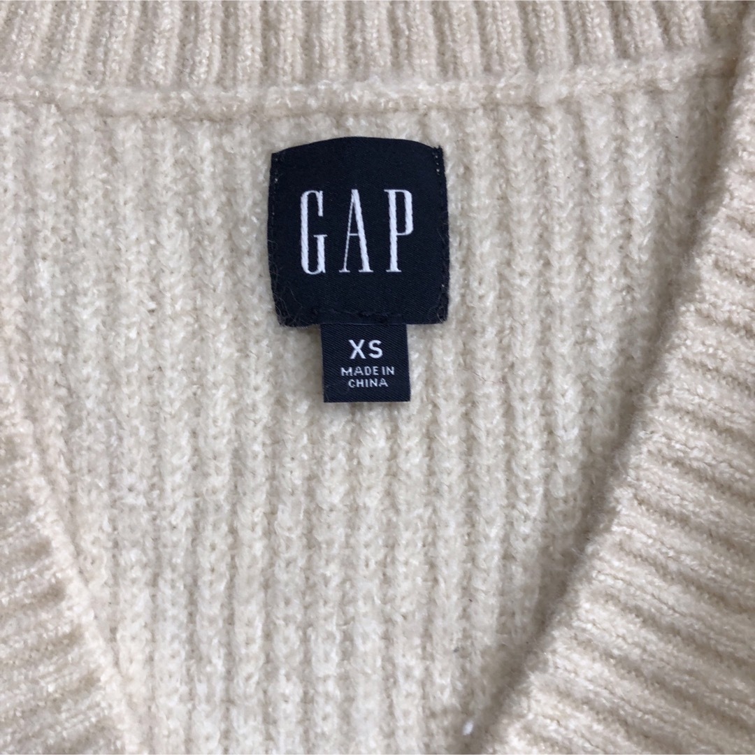 GAP(ギャップ)の新品未使用　GAPギャップのニットベスト レディースのトップス(ベスト/ジレ)の商品写真