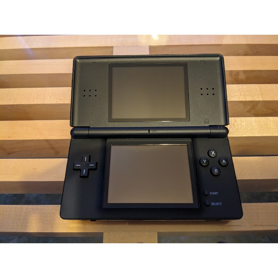 ニンテンドーDS(ニンテンドーDS)のNintendo NINTENDO DS ニンテンド-DS LITE+ソフト エンタメ/ホビーのゲームソフト/ゲーム機本体(携帯用ゲーム機本体)の商品写真