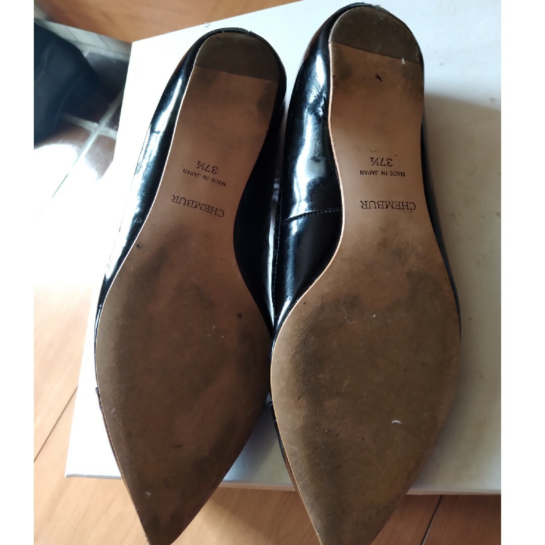CHEMBUR(チェンバー)のCHEMBUR　エナメルフラットパンプス レディースの靴/シューズ(バレエシューズ)の商品写真