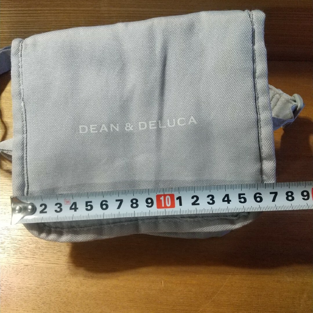 DEAN & DELUCA(ディーンアンドデルーカ)の【廃盤品】DEAN & DELUA 保冷バッグ 小 インテリア/住まい/日用品のキッチン/食器(弁当用品)の商品写真