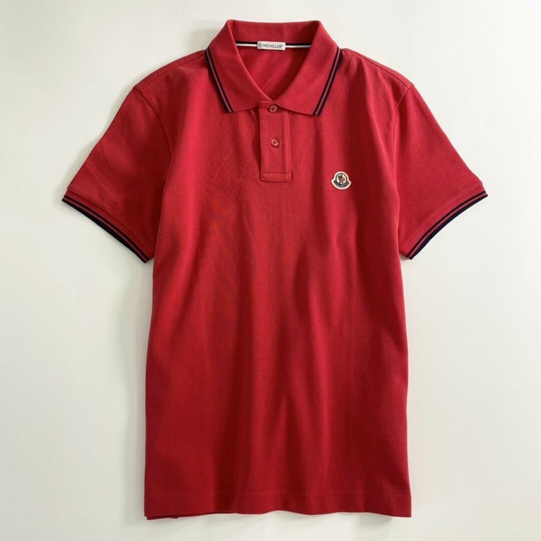 MONCLER(モンクレール)の6e19-16 未使用 タグ付☆MONCLER モンクレール ロゴワッペンポロシャツ サイズS レッド  MAGLIA POLO MANICA C マリアポロマニカ メンズ メンズのトップス(シャツ)の商品写真