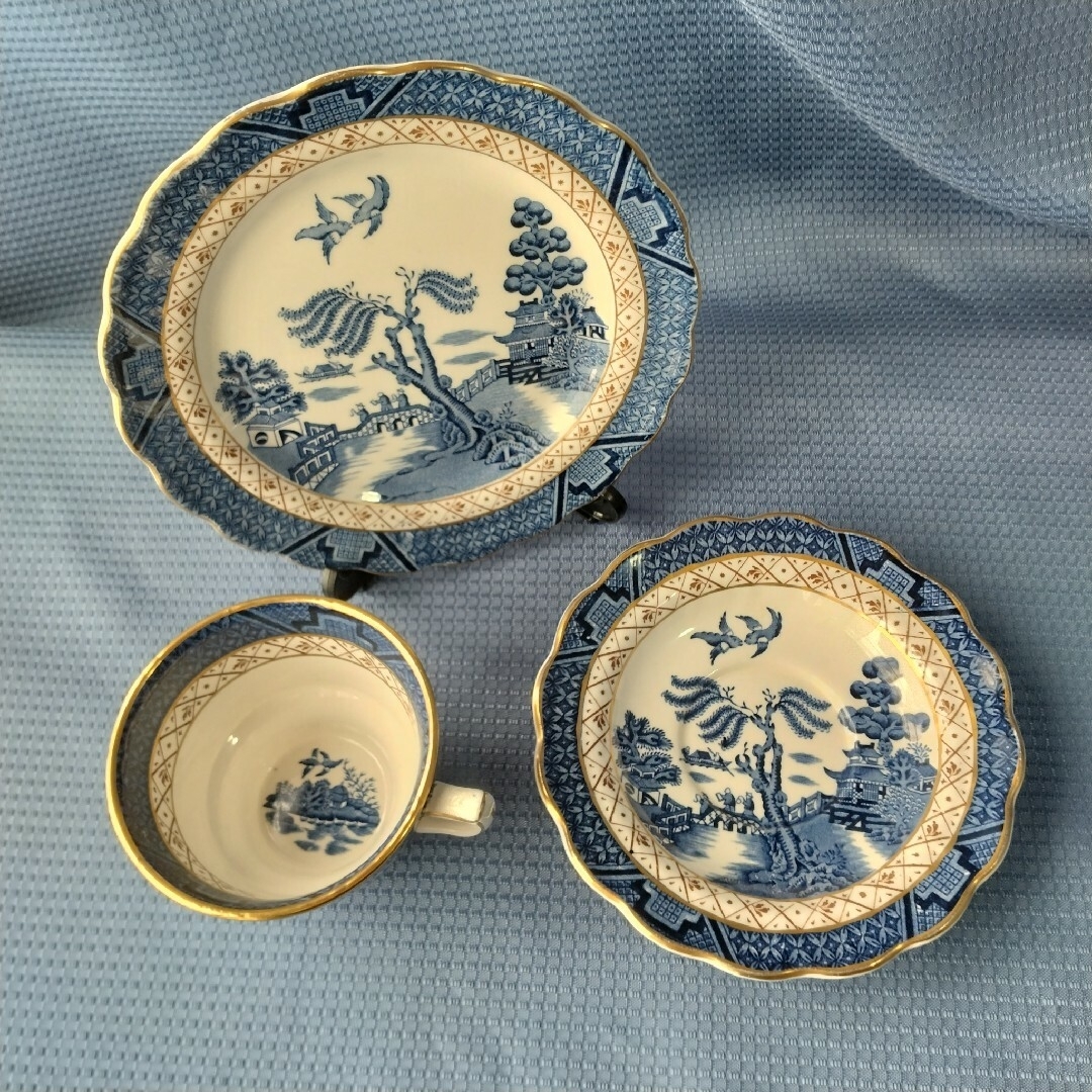 WEDGWOOD(ウェッジウッド)の英国製 BOOTHS Real Old Willow 金彩ティートリオ インテリア/住まい/日用品のキッチン/食器(食器)の商品写真