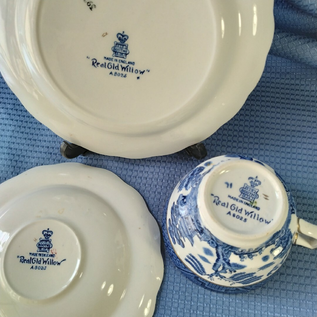 WEDGWOOD(ウェッジウッド)の英国製 BOOTHS Real Old Willow 金彩ティートリオ インテリア/住まい/日用品のキッチン/食器(食器)の商品写真