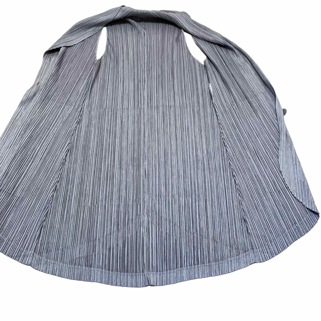 PLEATS PLEASE ISSEY MIYAKE(プリーツプリーズイッセイミヤケ)の美品 プリーツプリーズ シャツワンピース シルバー ノースリーブ サイズ4 レディースのワンピース(ひざ丈ワンピース)の商品写真