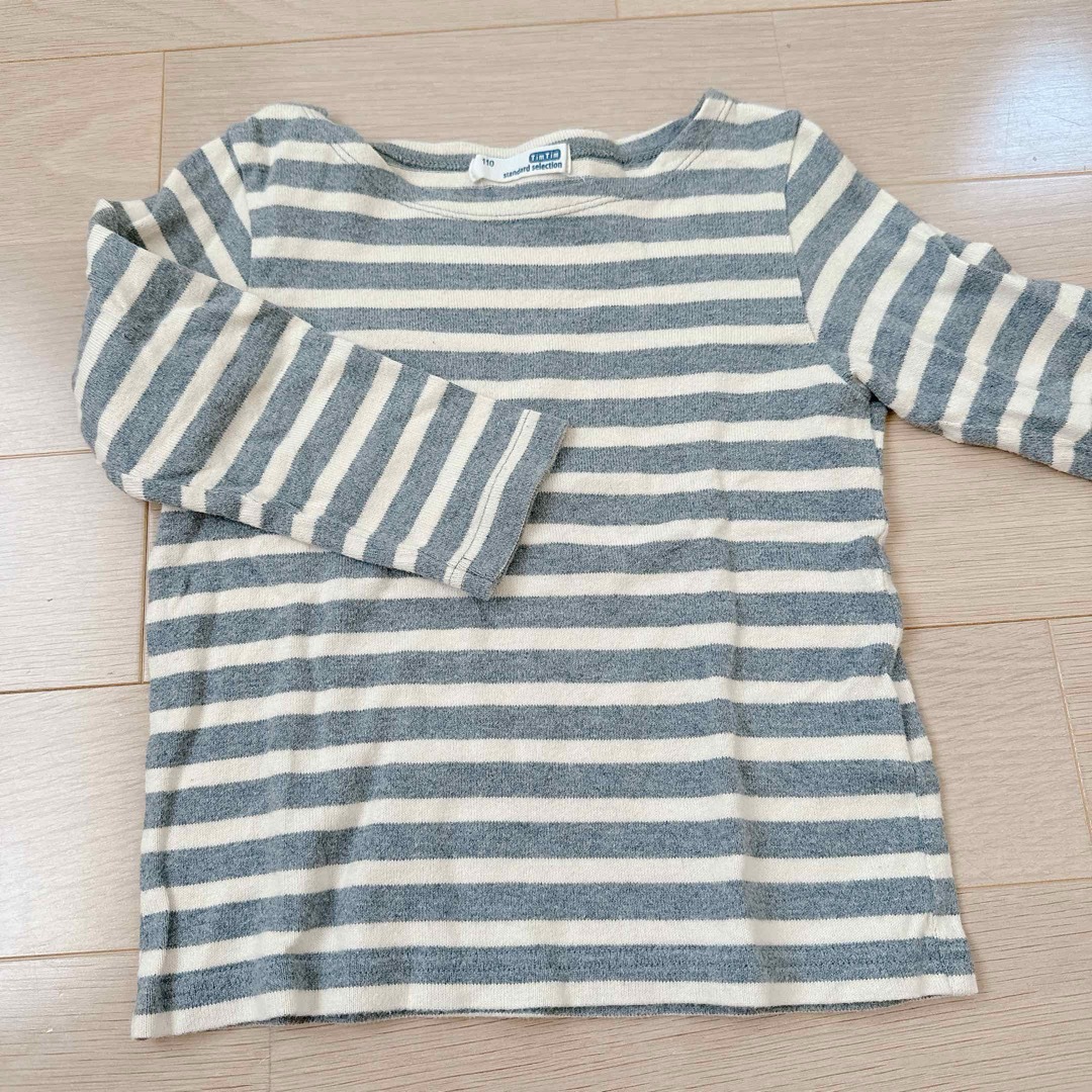 子供　ボーダー　グレー　ロンT カットソー キッズ/ベビー/マタニティのキッズ服男の子用(90cm~)(Tシャツ/カットソー)の商品写真