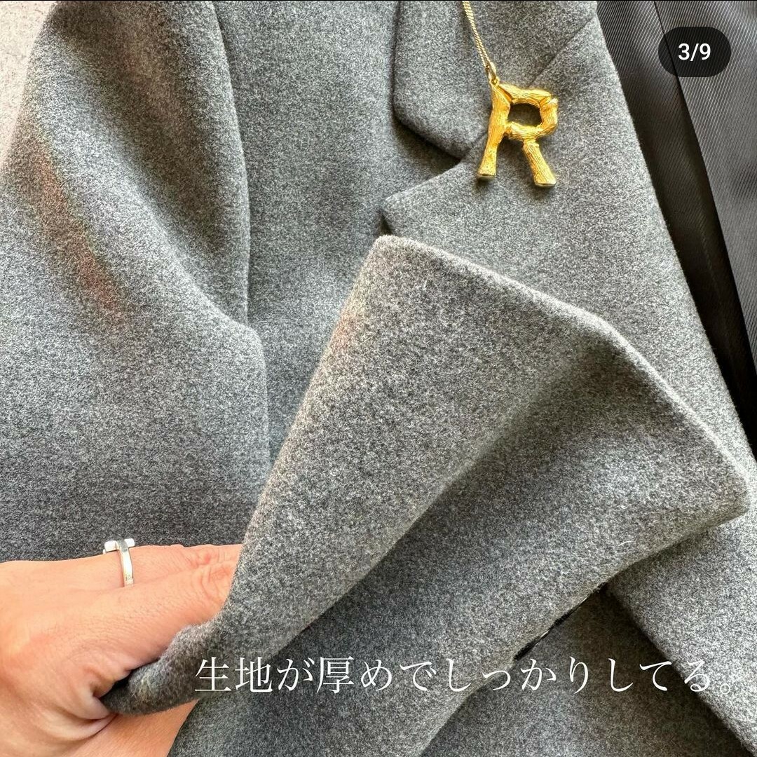 ZARA(ザラ)のZARA　ショルダーパッド ストレートブレザー　XSサイズ　グレー レディースのジャケット/アウター(テーラードジャケット)の商品写真