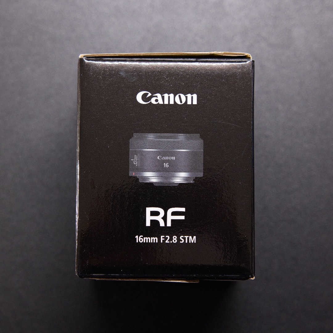 Canon(キヤノン)のRF 16mm F2.8 STM スマホ/家電/カメラのカメラ(レンズ(単焦点))の商品写真