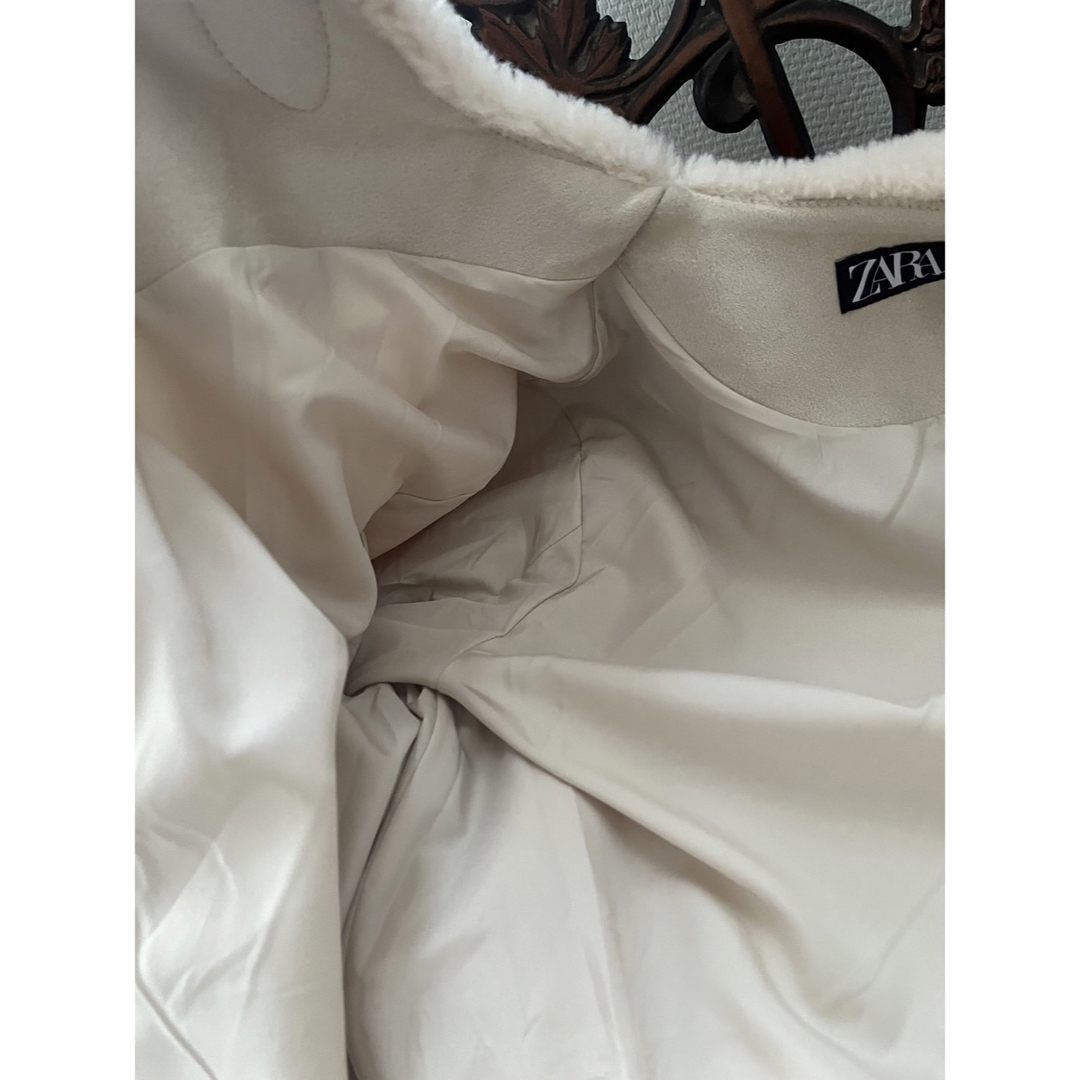 ZARA アウター　ベージュ　M レディースのジャケット/アウター(その他)の商品写真