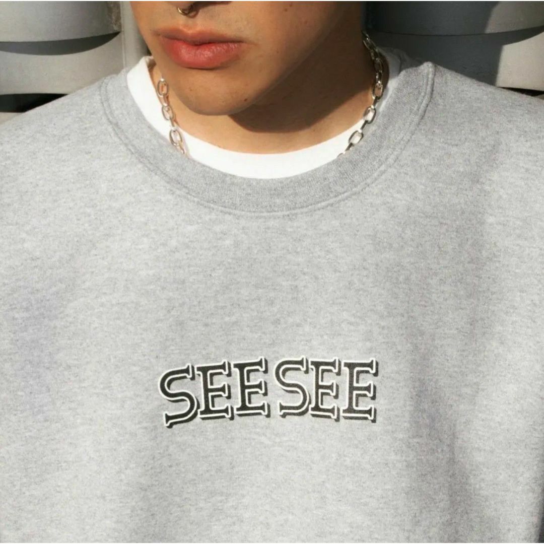 1LDK SELECT(ワンエルディーケーセレクト)のSEE SEE FONT LOGO CREW GREY スウェット XXL 新作 メンズのトップス(スウェット)の商品写真