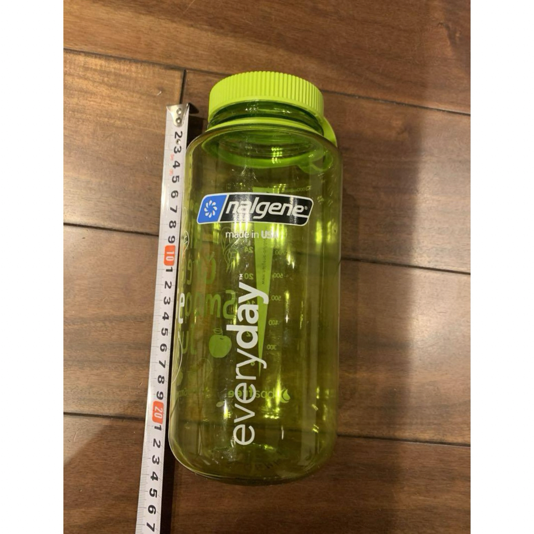 Nalgene(ナルゲン)のnalgene(ナルゲン) カラーボトル 1.0L プラスチックトライタンボトル インテリア/住まい/日用品のキッチン/食器(タンブラー)の商品写真