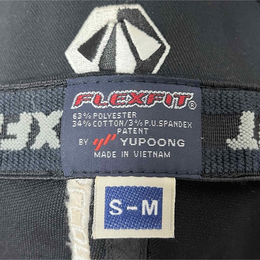 volcom(ボルコム)の【超美品】90’s VOLCOM VINTAGEボルコム刺繍ロゴFLEXFIT メンズの帽子(キャップ)の商品写真