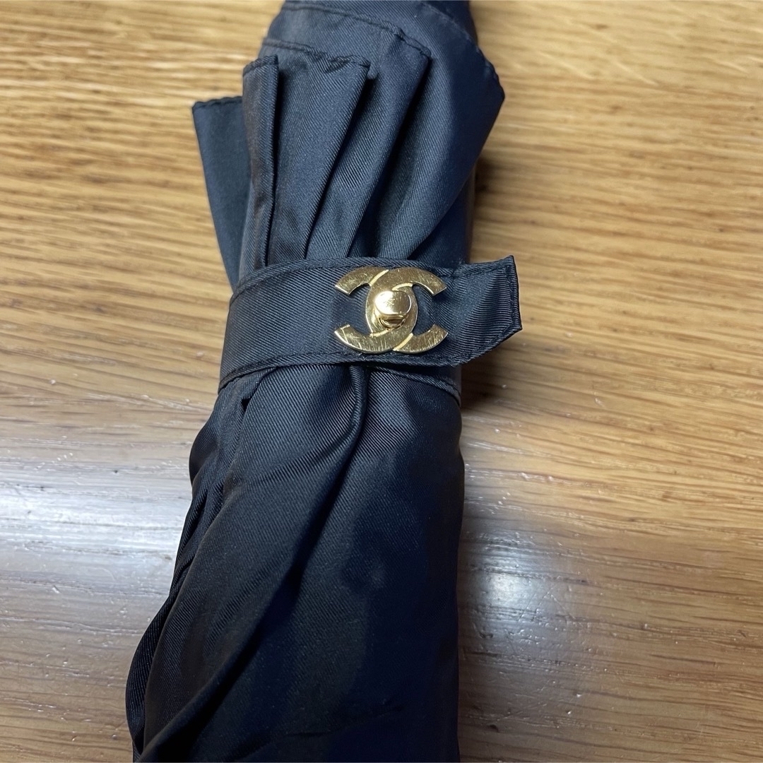 CHANEL(シャネル)のシャネル　折りたたみ傘　チェーンマトラッセ　ヴィンテージ　美品　レア レディースのファッション小物(傘)の商品写真