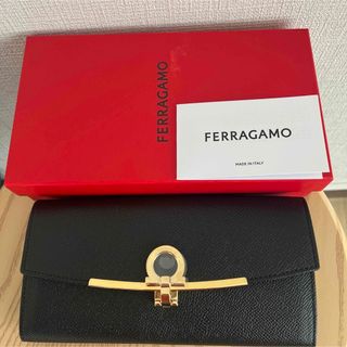 Salvatore Ferragamo ガンチーノ　 長財布