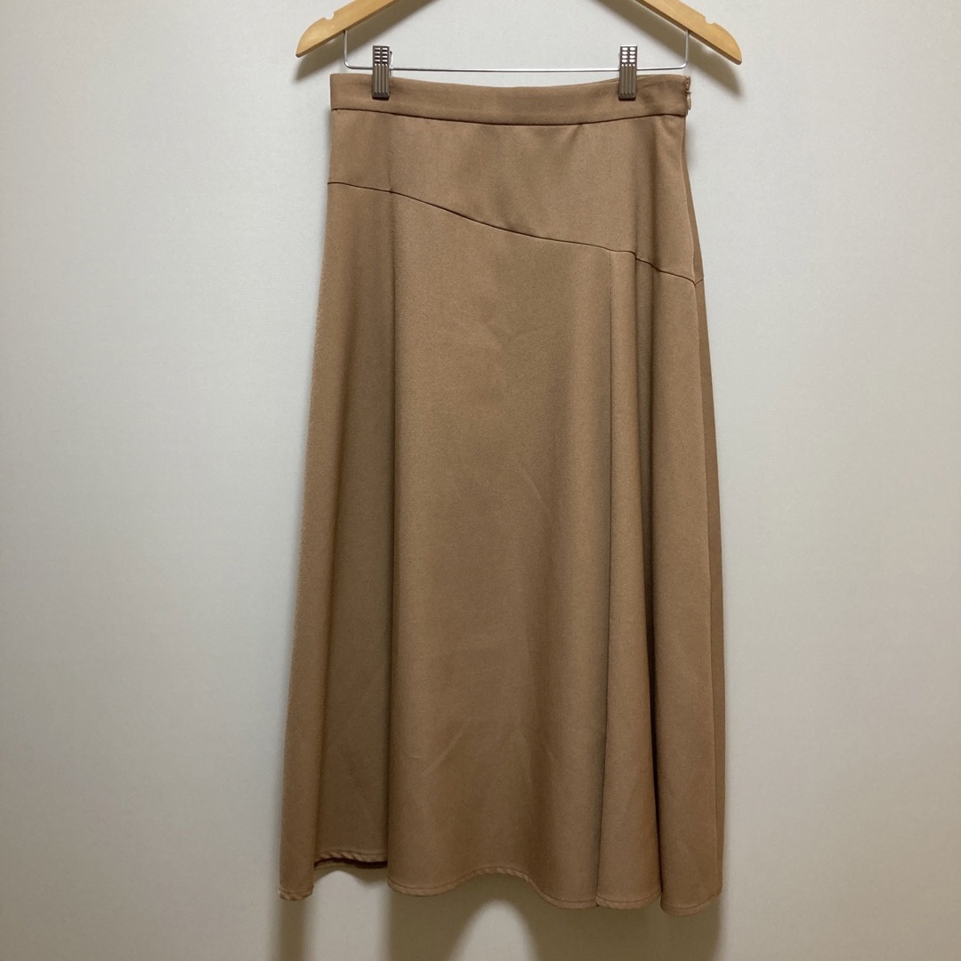 UNTITLED(アンタイトル)の美品　アンタイトル  ロングフレアスカート レディースのスカート(ロングスカート)の商品写真