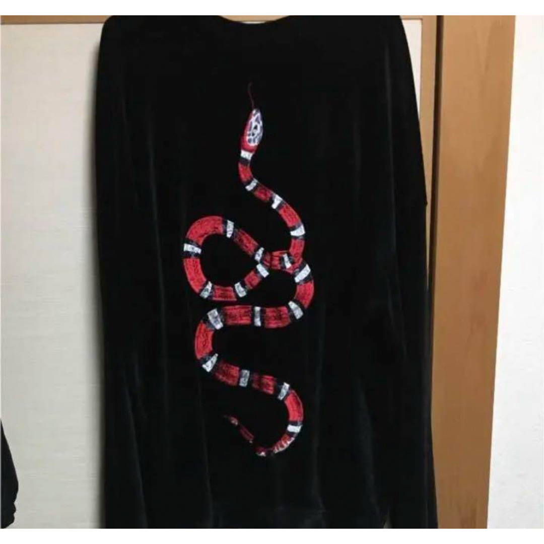 LHP(エルエイチピー)のスネーク刺繍スウェット ホワイトランドブラックバーン メンズのトップス(Tシャツ/カットソー(七分/長袖))の商品写真