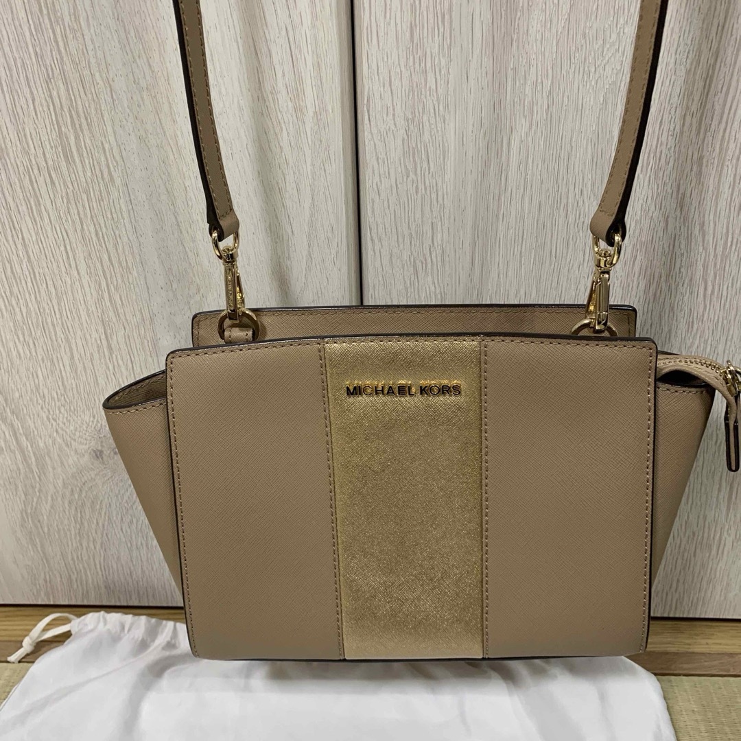 Michael Kors(マイケルコース)の値下げ！MICHAEL KORSショルダーバッグ美品 レディースのバッグ(ショルダーバッグ)の商品写真