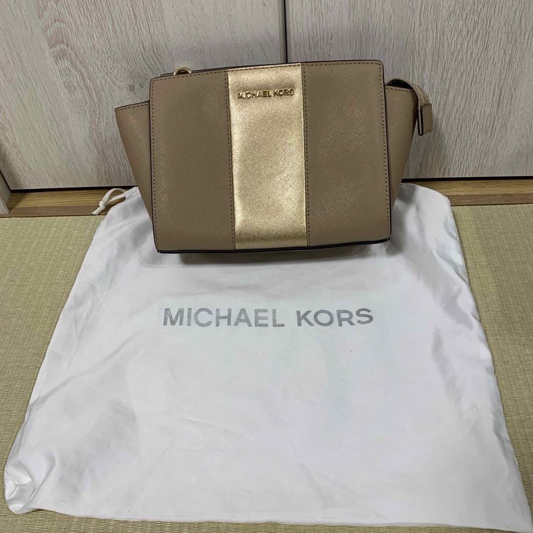 Michael Kors(マイケルコース)の値下げ！MICHAEL KORSショルダーバッグ美品 レディースのバッグ(ショルダーバッグ)の商品写真