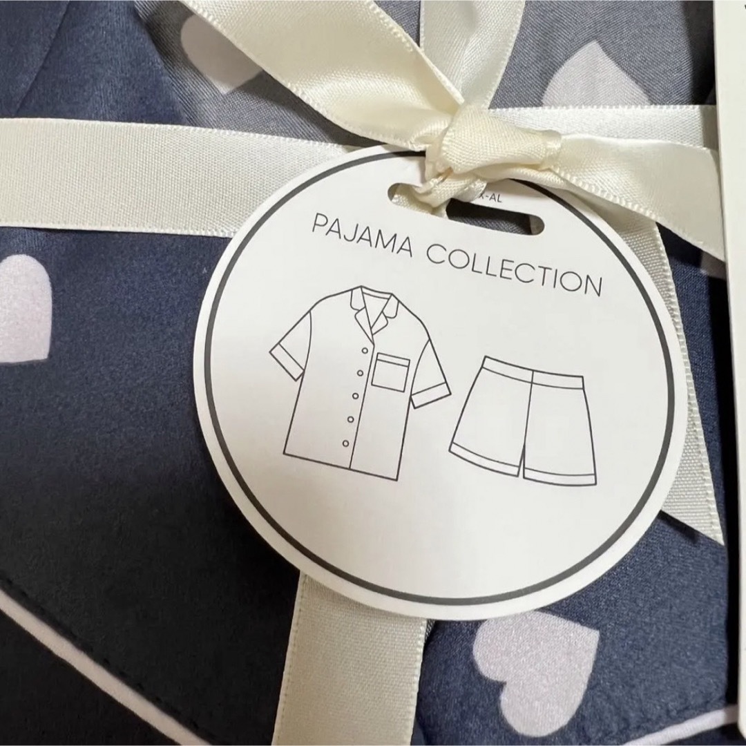 GU(ジーユー)のGU サテンボクシーパジャマ 半袖 ハート ブルー 3XL レディースのルームウェア/パジャマ(パジャマ)の商品写真