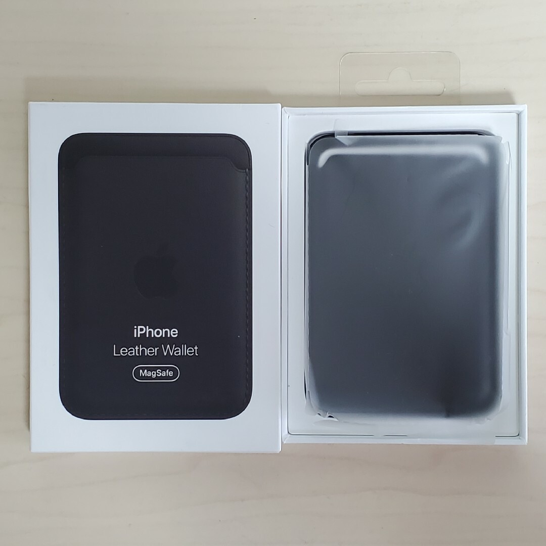 Apple(アップル)のApple 純正 iPhone レザーウォレット ブラック MHLR3FE/A スマホ/家電/カメラのスマホアクセサリー(その他)の商品写真