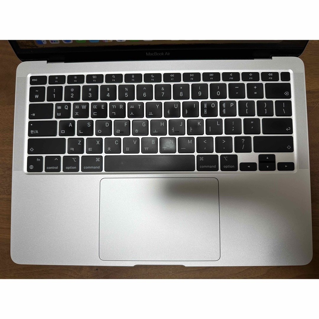 Mac (Apple)(マック)の美品❗️MacBook Air 2020 M1チップ 韓国仕様 シルバー スマホ/家電/カメラのPC/タブレット(ノートPC)の商品写真