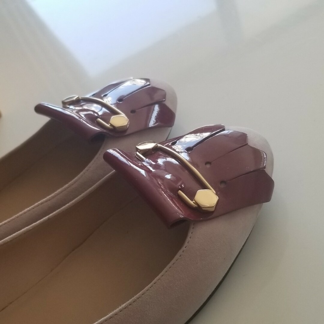 TOD'S(トッズ)のTOD'S　トッズ　パンプス　靴　ノーヒール　レディース レディースの靴/シューズ(ローファー/革靴)の商品写真