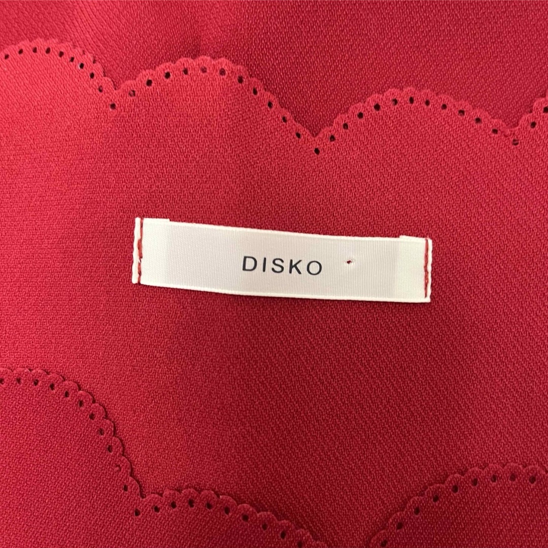 DISKO   スカラップ　タンクトップ　赤 レディースのトップス(タンクトップ)の商品写真