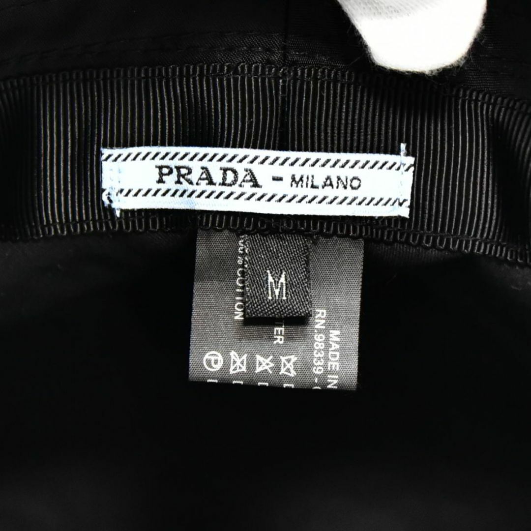 PRADA(プラダ)のほぼ新品 鑑定済 PRADA 三角ロゴ ナイロンバケットハット Mサイズ レディースの帽子(ハット)の商品写真