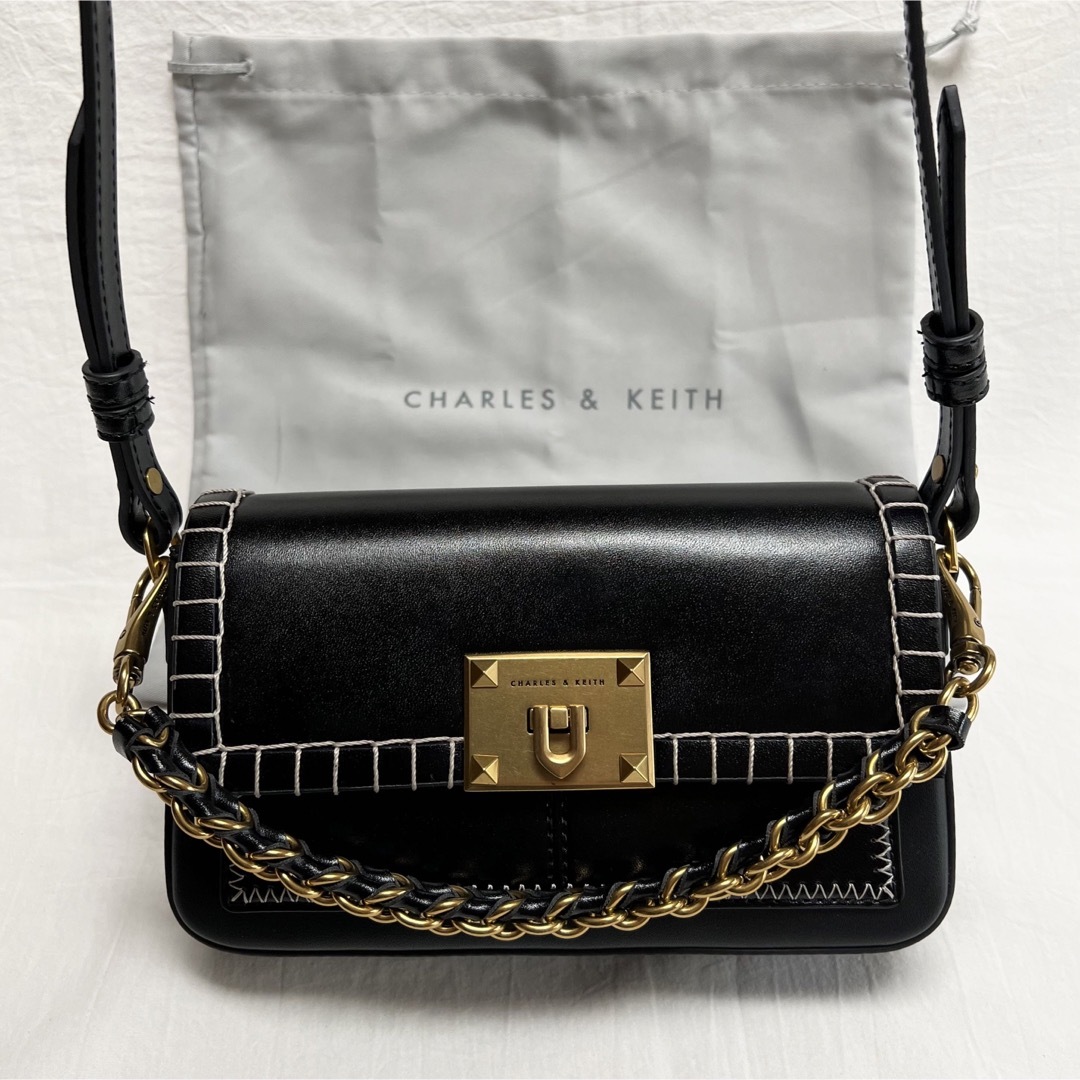 Charles and Keith(チャールズアンドキース)のステッチショルダーバッグ ブラック 黒金 3way チャールズアンドキース レディースのバッグ(ショルダーバッグ)の商品写真