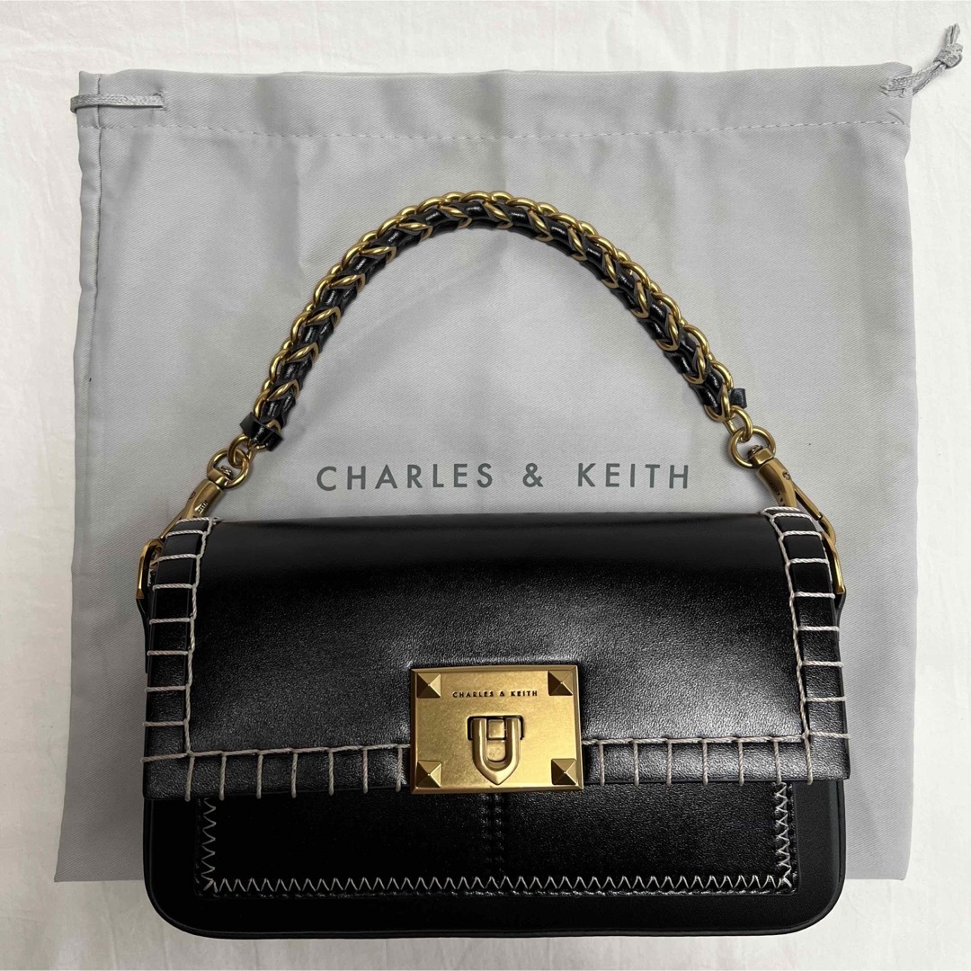 Charles and Keith(チャールズアンドキース)のステッチショルダーバッグ ブラック 黒金 3way チャールズアンドキース レディースのバッグ(ショルダーバッグ)の商品写真