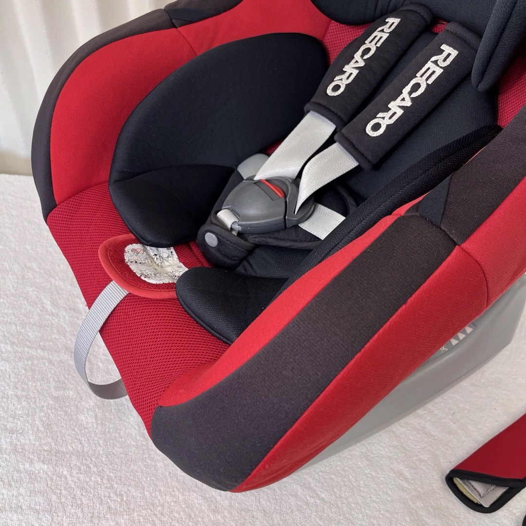 RECARO(レカロ)のクリーニング済　☆綺麗☆　新生児OK　 レカロ　スタートプラスアイ　レッド キッズ/ベビー/マタニティの外出/移動用品(自動車用チャイルドシート本体)の商品写真