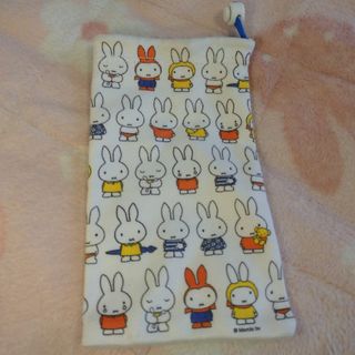 ミッフィー(miffy)のミッフィー　マイクロファイバー　ケース(日用品/生活雑貨)