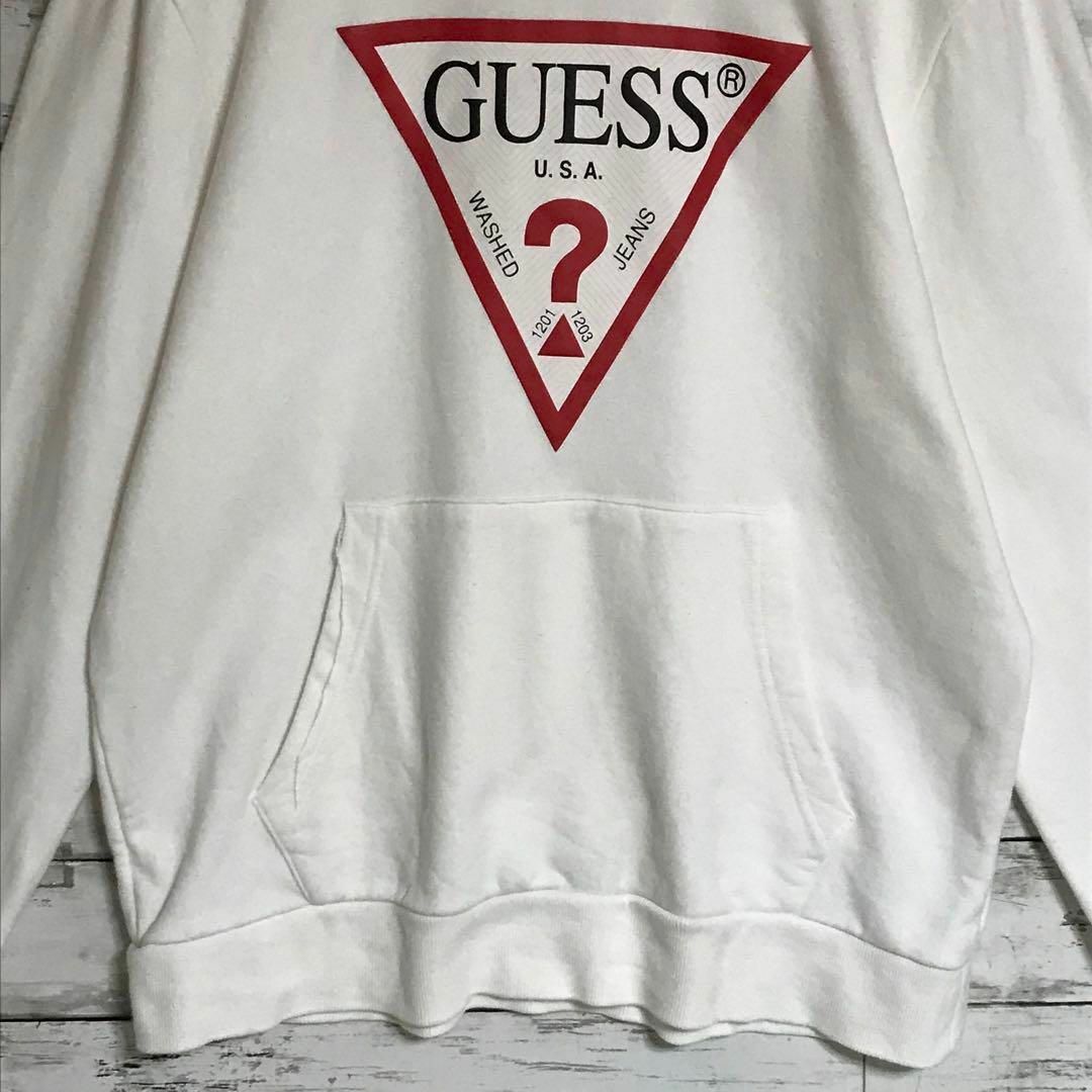 GUESS(ゲス)の【人気カラー白】ゲス　プリントロゴ入りパーカー　人気L 裏パイル　F863 メンズのトップス(パーカー)の商品写真