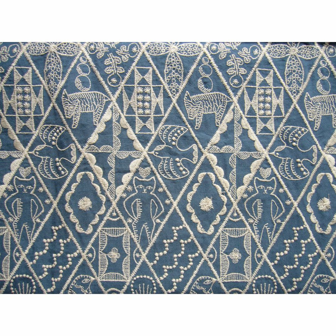 mina perhonen(ミナペルホネン)のミナペルホネン　symphony　ブルー　生地幅の半分×約50cm ハンドメイドの素材/材料(生地/糸)の商品写真