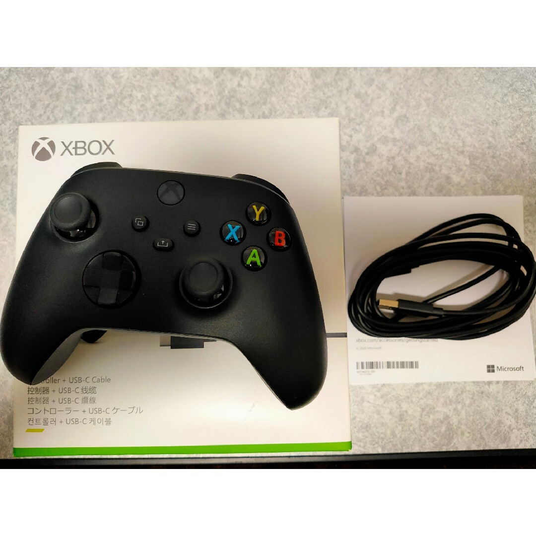 Microsoft(マイクロソフト)の【純正品】Xbox ワイヤレス コントローラー + USB-C ケーブル エンタメ/ホビーのゲームソフト/ゲーム機本体(その他)の商品写真