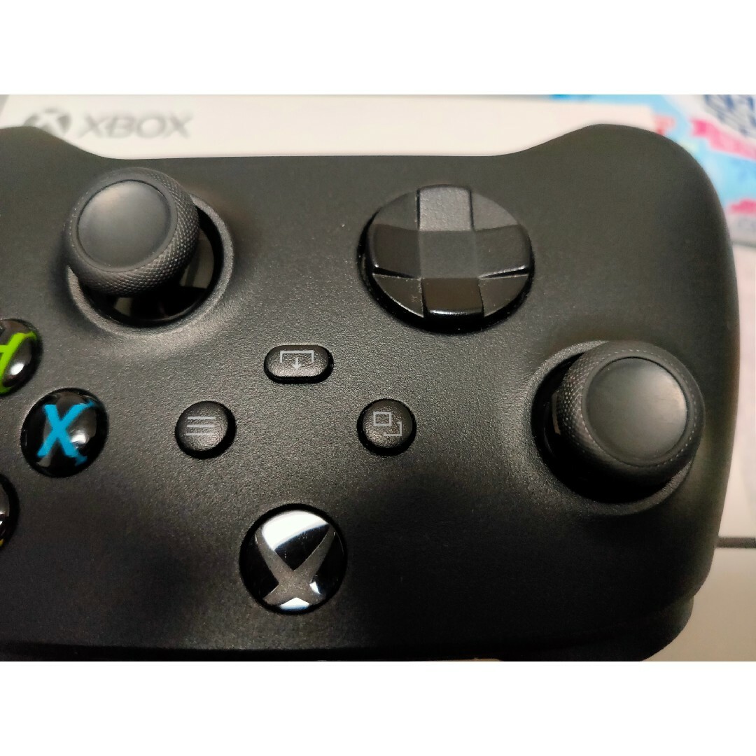 Microsoft(マイクロソフト)の【純正品】Xbox ワイヤレス コントローラー + USB-C ケーブル エンタメ/ホビーのゲームソフト/ゲーム機本体(その他)の商品写真